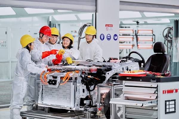 新能源汽车技术 行业新蓝海，学习正当时